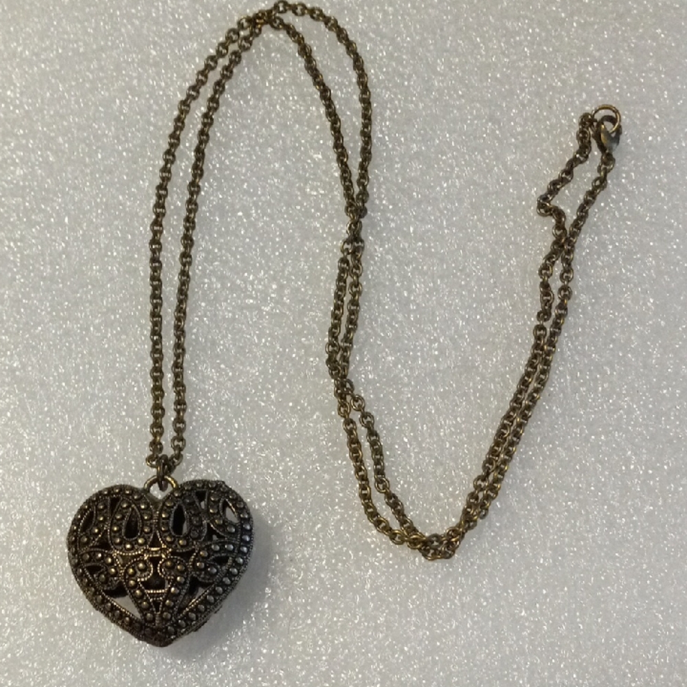 Elegant Heart Pendant Necklace